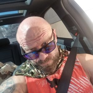 Meet your Posher, Derrick